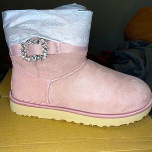 Brand new rose pink Ugg’s with beautiful detail